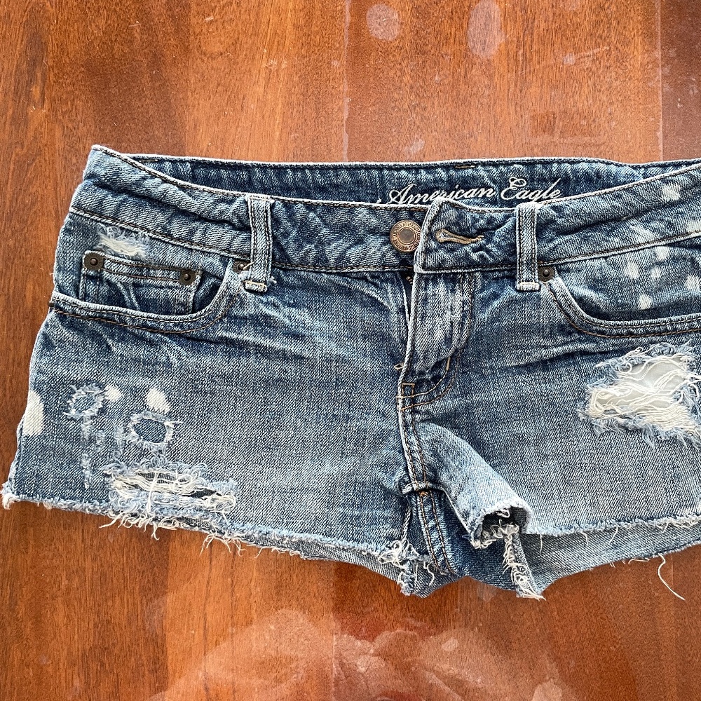 American Eagle Women's Denim Shorts M Wash Size 4
